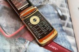 Ħ RAZR2 V8