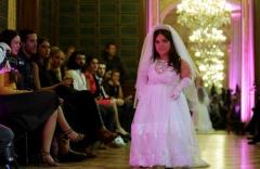 巴黎举办侏儒时装秀 迷你超模风靡全场