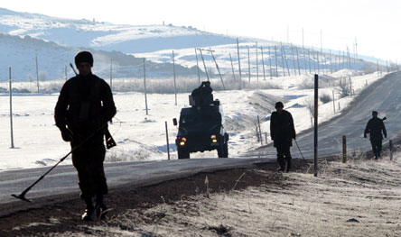 土军炮火冲向伊拉克