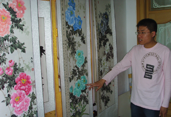 瓦房店一<em>小伙痴迷</em>牡丹图(图)_新闻中心_新浪网