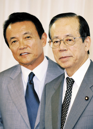 官房长官町村信孝,外相高村正彦,厚生劳动相舛添要一和总务相增田宽也