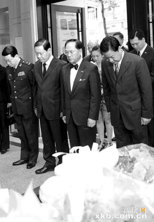 香港各界哀悼遇难同胞 特区今明续下半旗致哀