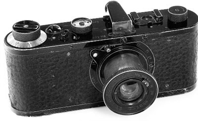 拿破仑英文课手稿亮相 古董级莱卡相机拍得百