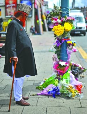 11�գ��������������ڽ�ͷ�ڷ��ʻ�����ɧ�������ߡ�