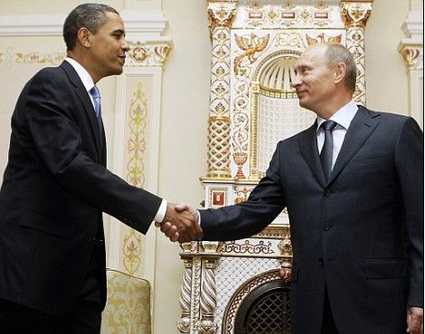 巧妙拒绝与反对派对话 查韦斯指责美欲分裂俄