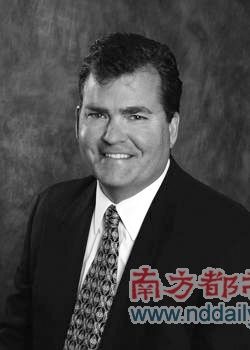 修改学历竞选州长被批无耻