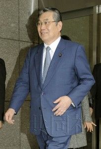1��15�����磬�ձ����η���������ֱ�Ͳμ���NHKһ����Ŀ���뿪�᳡�����ڽ�Ŀ�б�ʾ�����ڻ�ó����ط�������Ļ����������ڿ�������������Ǩ�������б�Ұ�ŵ����������ʩ��
