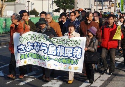 2��12�����磬�������ɽ�����ǧ�˾������У�Ҫ���й����������˵�վͣ�ˡ�����ͬ�磩
