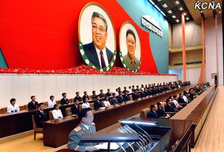 朝鲜青年节庆祝大会27日在平壤举行。