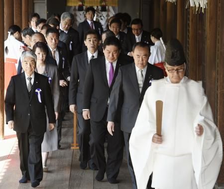 日本公明党代表批评安倍阁僚参拜靖国神社