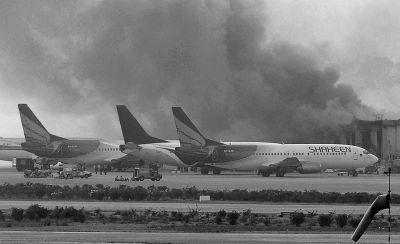 卡拉奇机场遭袭 29人丧生