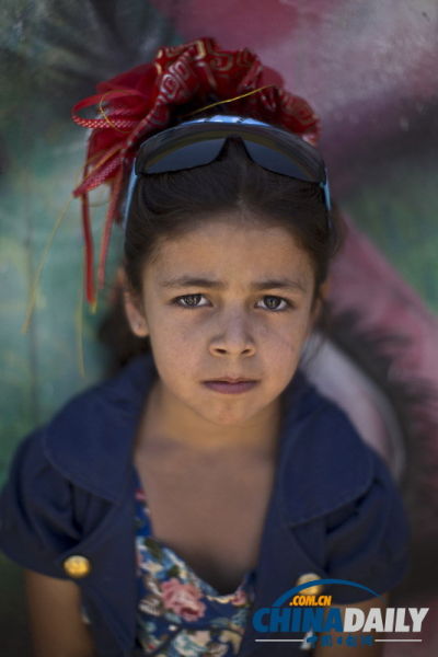 叙利亚内战摧毁美好童年 稚气未脱孩童直面残