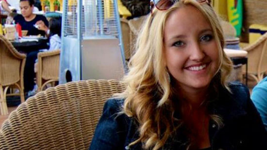 美女学生长期遭老男人骚扰欲携枪防身遭校方拒绝