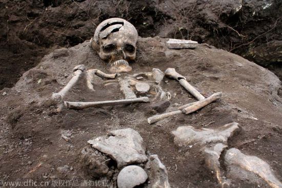 保加利亚惊现“吸血鬼”骸骨 胸口插铁棍防复活[1]- 中国日报网