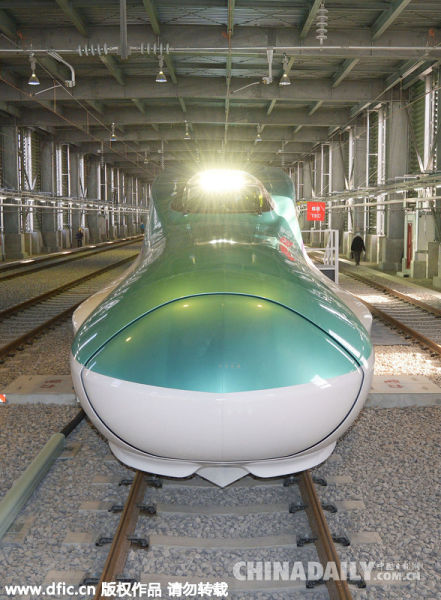 北海道新干线明年春开通 民众推出列车造型帽子造势[1]- 中国日报网