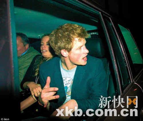 英国媒体称哈里王子携新欢回王宫过夜(组图)
