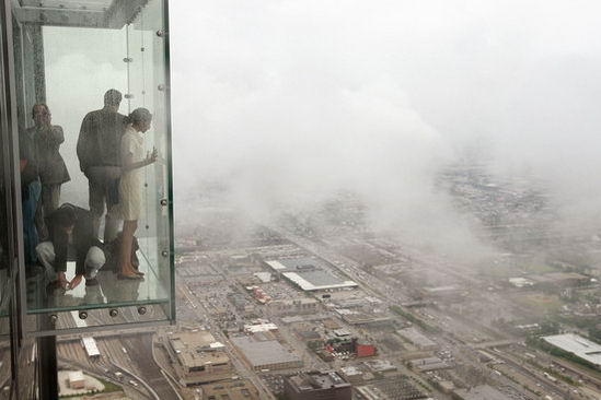 组图：芝加哥103层高楼开放玻璃阳台