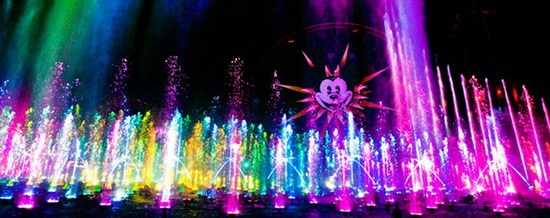 大型水幕激光表演在美国迪斯尼乐园落成(组图