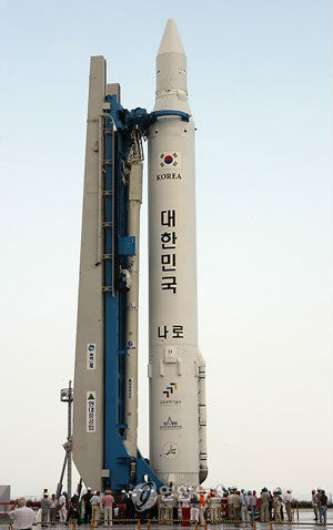 韩国罗老号火箭今日将被固定在发射台(图)|韩国