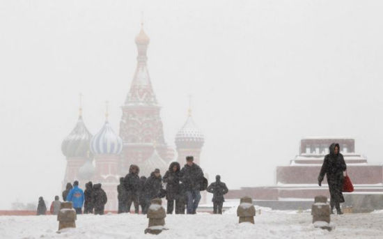 俄羅斯首都莫斯科5月7日突降大雪。