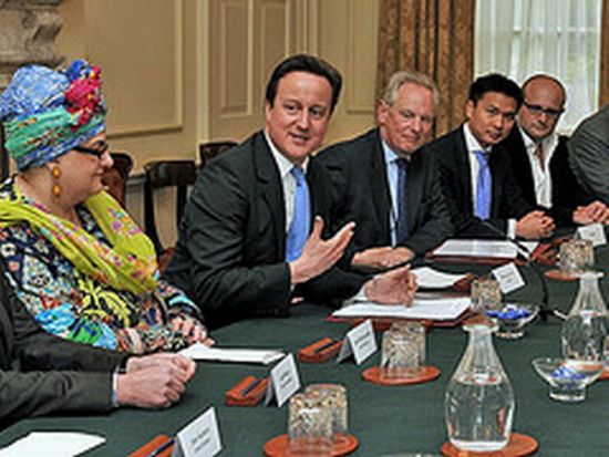 韦鸣恩是英国上议院最年轻的终身议员