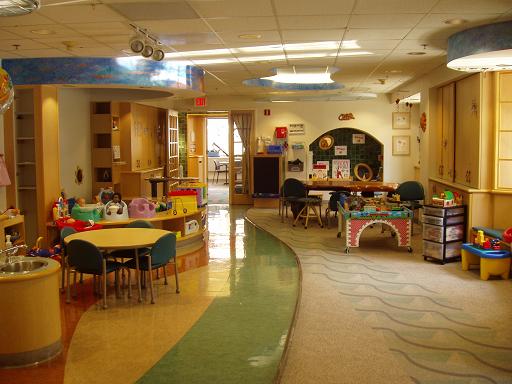 我在美国儿童医院当义工的一天:游戏室