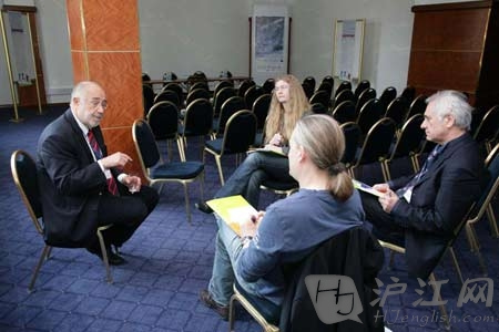 职场双语:妙谈自己工作经历和资格(图)