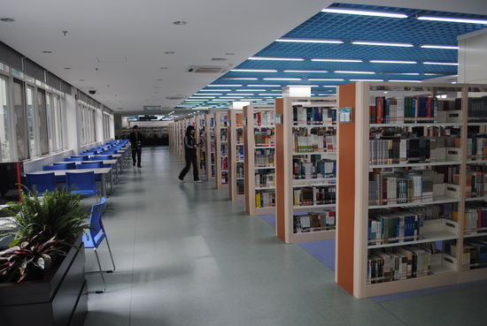 武昌理工学院图书馆:塑造美好心灵的使者