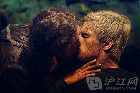 Jennifer Lawrence & Josh Hutcherson (The Hunger Games)