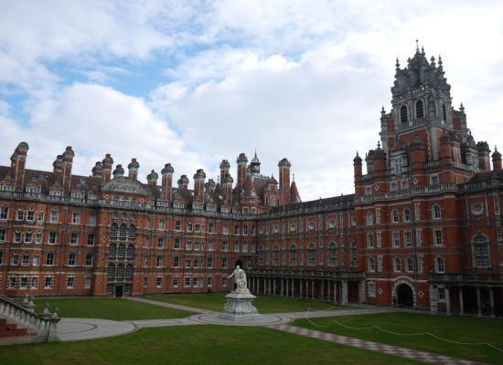 哈利波特的魔法学校:英国皇家霍洛威大学
