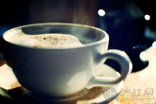 1.Your Morning Cup  Whether you have coffee or tea, black or sweetened, that first morning sip can be a wonderful wakeup call. As the warmth fills and awakens you, take the time to think of something you're looking forward to that day. ȿȻǲ裬ǷǣϵĵһϿԳΪһõĿʼ㴼ӯĺĻѵʱ򣬻ʱʲôڴ