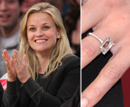Reese Witherspoon announced her engagement to Jim Toth in December 2010. He gave her a gorgeous, four-carat ring. Reese Witherspoon 201012 Jim Toth 顣öĿ䡣