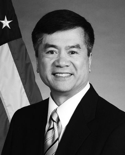 美国首位华裔驻华大使宣布辞职 接任者未知