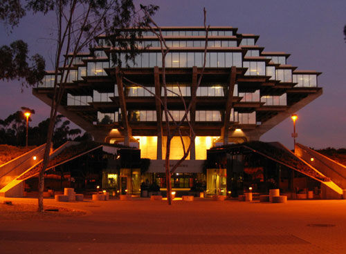 UC San Diego(加州大学圣地亚哥分校)=国家海洋局太平洋分局+圣迭戈游艇俱乐部