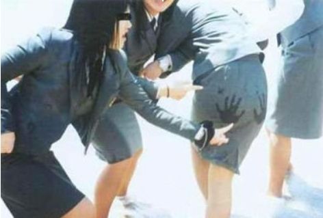 �˲���ĺ���Ůѧ��