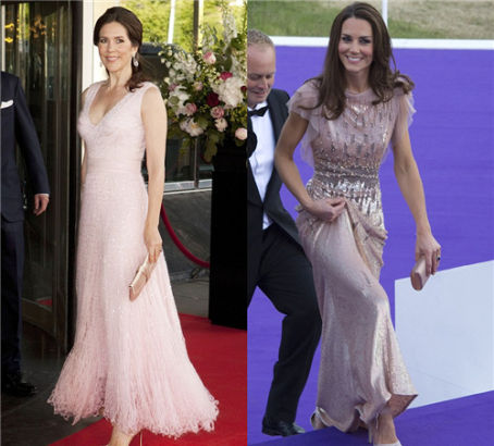Pretty in pink: Princess Mary in a pretty floor-length gown and the Duchess of Cambridge in equally stunning Jenny Packham dress. ۺˣϵسȹͬ޵ݡ˺ȹ