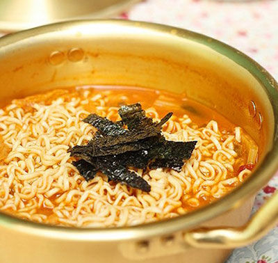 6.  stretched noodles е˵棬˵instant noodles棩ŹŷԵȺӣ޲ԼҲȥһԡ