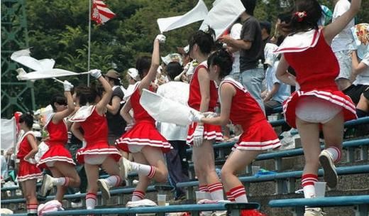 ��Ȼ�ձ���Ů��ü˳�ۣ����Ǽ��еľ��ô�Ȩȴ�������������У�����˵�ձ���Ů�������ڸյĵ��͡�