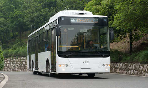 A hybrid bus made by China's South Locomotive & Rolling Stock Corp Ltd will serve in Curitiba, a host city for the World Cup and capital of Brazil's southern state of Parana. [Photo provided to chinadaily.com.cn]