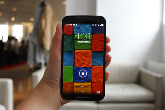 On the Moto X, you can give your phone instructions without even having to touch it. Moto Xֻ败ָ