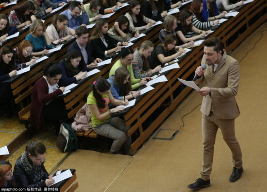 国际俄语测试 男神歌手朗读听写(组图)