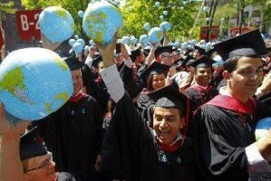 美常春藤名校录取率再创新低 中国学生爱包装