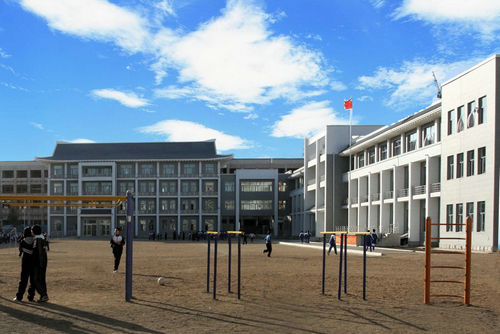 就读学校:延吉市第六中学