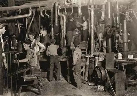 △ 一直到20世纪初西方国家的产业工人依然是真正意义上的“无产”者