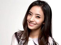 <b>韩彩英饰闵瑞贤(滕堂静)</b>