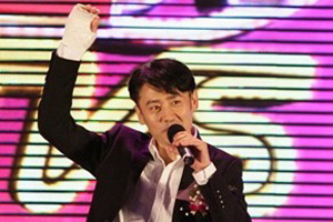 《剑谍》南方盛典赢双奖 吴秀波魅力非凡
