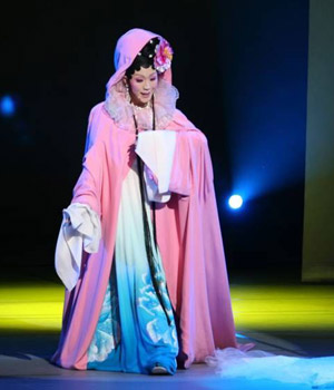 李玉刚东京巡演 舞台眩目现场变装