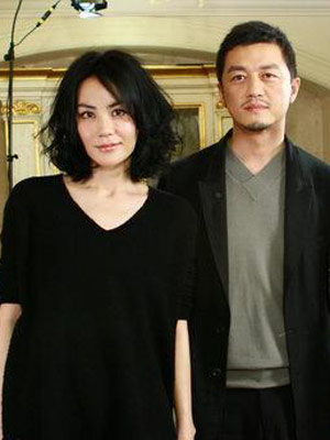 王菲李亚鹏录制杨澜节目 称发微博就像游戏