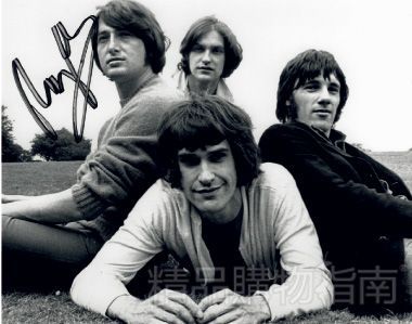 the kinks 乐队,中间为主唱ray davies