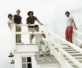 《What Makes You Beautiful》One Direction最佳流行录影带、最佳新人